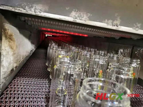 網(wǎng)帶式玻璃烤花爐保溫結(jié)構(gòu) 網(wǎng)帶式玻璃烤花爐保溫結(jié)構(gòu)